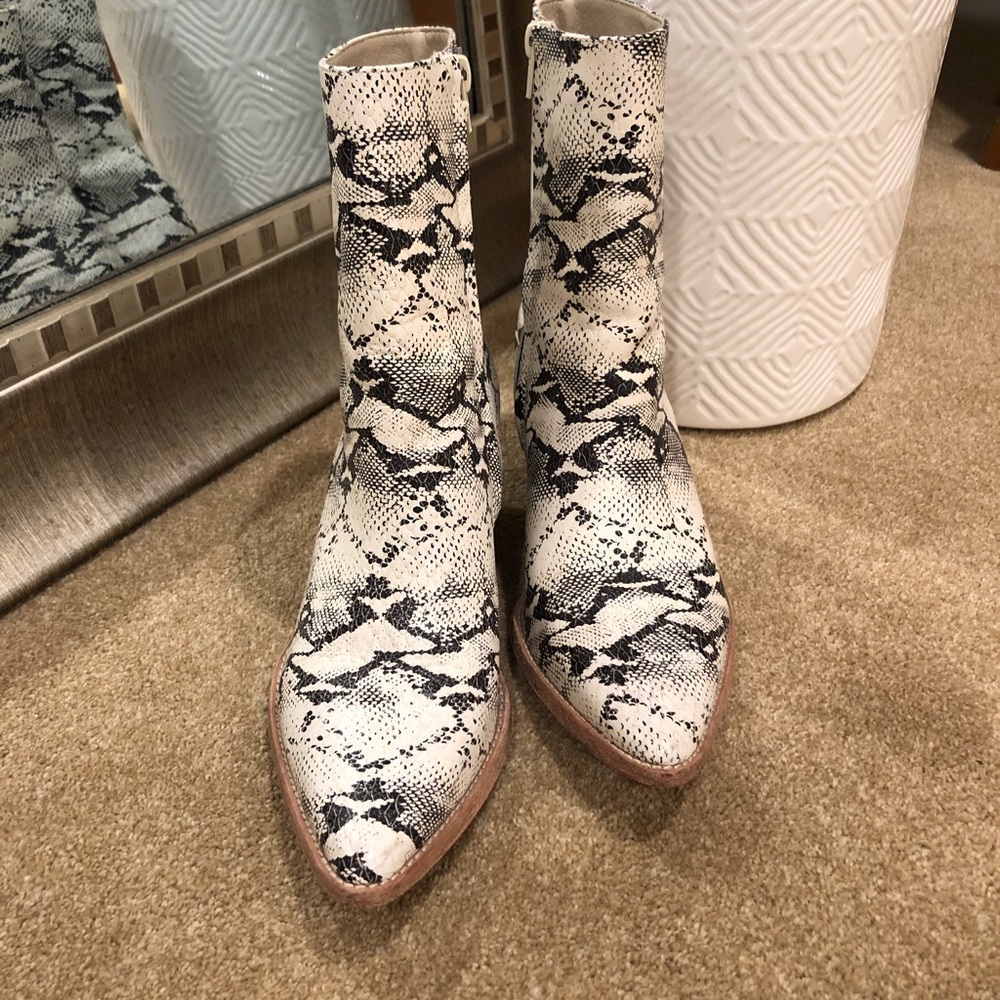 Matisse python print booties - Picture 5 of 5